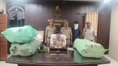 सुल्तानपुर: सुलतानपुर लखनऊ हाईवे पर तस्करी का बड़ा भंडाफोड़, 104 किलो गांजा और डीसीएम के साथ अयोध्या का शातिर गिरफ्तार