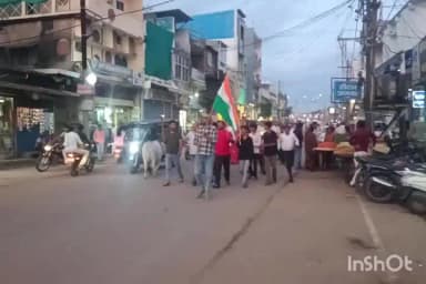 पिपरिया: धर्मेंद्र प्रधान के इस्तीफे पर पिपरिया में युवाओं की मशाल रैली, मनाई जीत की खुशी