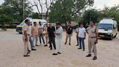 चरखी दादरी: चरखी दादरी में बाइक सवार मां-बेटे को गाड़ी की टक्कर मार गिराया, बाद में गोली मारकर युवक की हत्या