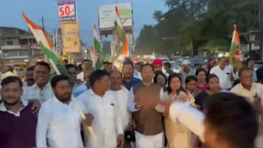 चितरपुर: नीट पेपर लीक मामले में केंद्रीय शिक्षा मंत्री धर्मेंद्र प्रधान के इस्तीफे के बाद, कांग्रेस ने निकाला विजय जुलूस