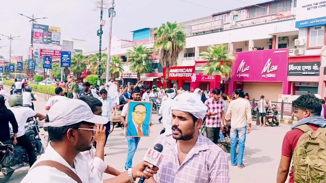 सदर: "क्या यही है हमारी शिक्षा?" #tennewsnation #10newsnation #prayagrajnews #BreakingNews #protest