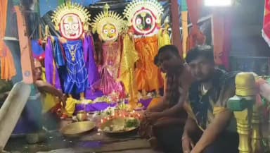 ବୌଦ୍ଧ ସଦର: ପୁରୁଣା କଟକ ବିରାଜିତ ଶ୍ରୀ ଜଗନ୍ନାଥ ମହାପ୍ରଭୁଙ୍କ ସୁନାବେଶ, ବିଳମ୍ବିତ ରାତି ଯାଏଁ ଶ୍ରଦ୍ଧାଳୁଙ୍କ ଭିଡ