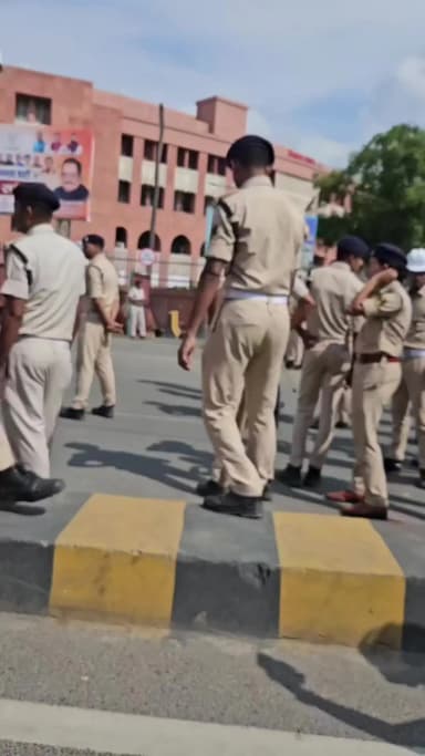 jantar mantar pa horahe dharneko lekar protest
