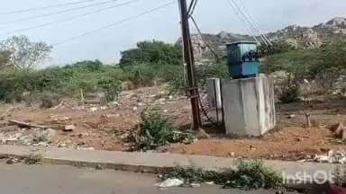 భువనగిరి: రాయగిరి లోని రోడ్డు పక్కనే చెత్త వాహనా దారులు అవస్థలు