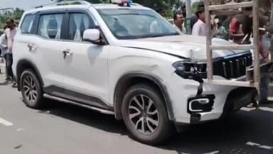 लखीमपुर: ओयल में मेंढक मंदिर से दर्शन कर लौट रहे श्रद्धालुओं से भरे ई-रिक्शा को पीछे से कार ने मारी टक्कर, महिला की मौत, 5 घायल