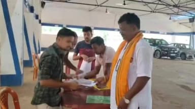 নয়াগ্রাম: নয়াগ্রাম ব্লকের স্থানীয় যুবক্লাবগুলোকে আত্মনির্ভরশীল করে তুলতে খড়িকামাথানী মার্কেট কমপ্লেক্সে হল যুব ক্লাব উন্নয়ন শিবির