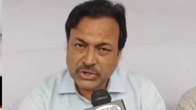 ଭଦ୍ରକ ଗ୍ରାମାଞ୍ଚଳ: ଭଦ୍ରକ ବିଶ୍ୱକର୍ମା ଟ୍ରକ ମାଲିକ ସଂଘ ପକ୍ଷରୁ ଜିଲ୍ଲାପାଳ ଙ୍କ କାର୍ଯ୍ୟାଳୟ ଆଗରେ ଧାରଣା ପଞ୍ଚମ ଦିନରେ