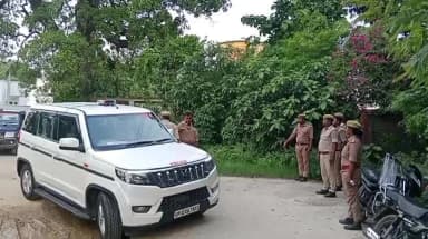 लखीमपुर: शारदा नगर पुलिस कस्टडी में युवक की संदिग्ध मौत, परिजनों में मचा कोहराम; पोस्टमार्टम हाउस पहुंचीं एसपी डॉ. ख्याति गर्ग