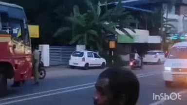 കൊട്ടാരക്കര: നിലമേലിൽ കാറും ബസ്സും തമ്മിൽ കൂട്ടിയിടിച്ച് അപകടം