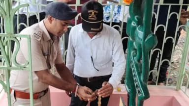 বড়ঞা: কার্গিল শহিদ সানোয়ার হোসেনের পরিবারকে সম্মান, আকম্বা মোড়ে শ্রদ্ধাঞ্জলি কর্মসূচি