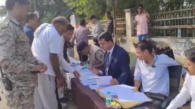 भिंड नगर: इंदिरा गांधी चौराहे पर वाहनों की मजिस्ट्रेट चेकिंग, स्कूल वाहनों की भी हुई जांच
