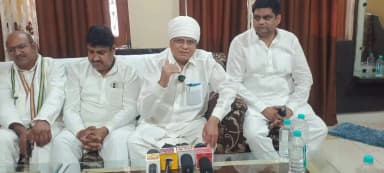 इंदरगढ़: कांग्रेस पार्टी के विधायक फूल सिंह बरैया ने कहा ने कहा कि मैं कॉकरोच पार्टी का करता हूं