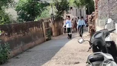 पिलानी: पिलानी के पीएम श्री स्कूल में बच्चों से अन्य कार्य कराने का आरोप, कवरेज करने पहुंचे पत्रकार के साथ की गई अभद्रता