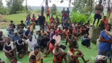 प्रतापपुर: मदननगर पहुंचे कांग्रेस जांच समिति के सदस्यों ने हिंसक झड़प मामले में ग्रामीणों से लिया फीडबैक