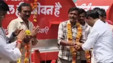 गंधवानी: गंधवानी के जीराबाद ग्रामीण मंडल के गांवों में सांसद निधि से पानी के टैंकरों का वितरण