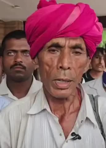 बाड़मेर: जिला मुख्यालय पर आबा राम का धरना जारी, कहा- मेरी पुस्तेनी जमीन पर भूमाफिया ने किया कब्जा