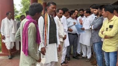 राजगढ़: राजगढ़ में पूर्व विधायक के नेतृत्व में ग्रामीणों ने अधीक्षण यंत्री को अघोषित बिजली कटौती के विरोध में ज्ञापन सौंपा
