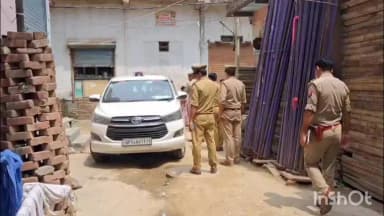 गाज़ियाबाद: पूजा कॉलोनी में बंद मकान के अंदर महिला का शव मिलने से मचा हड़कंप, बदबू आने पर हुआ मामले का खुलासा