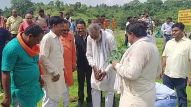 बांधवगढ़: उमरार और मछराड़ नदी के उद्गम स्थल पहुंचे मंत्री प्रहलाद पटेल,कहा छोटी नदियां बारहमासी होंगी तभी बड़ी नदियां रहेंगी जीवित