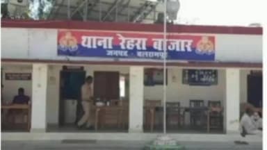 उतरौला: उतरौला तहसील में सोमवार को रेहरा बाजार पुलिस ने दो वांछित अभियुक्तों को चोरी के आरोप में किया गिरफ्तार