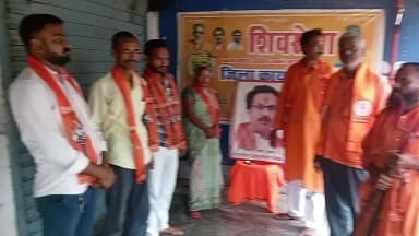 #बाराबंकी सोमैया नगर में शिवसेना यूबीटी जिला कार्यालय पर राष्ट्रीय प्रमुख माननीय उद्धव ठाकरे जी का जन्म दिन मनाया गया