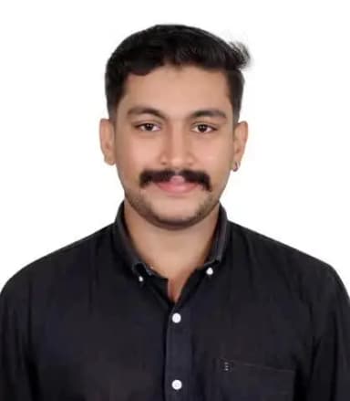 തിരുവനന്തപുരം: കോവളം ബൈപ്പാസിൽ വാഹനാപകടത്തിൽ മാധ്യമപ്രവർത്തകൻ മരിച്ചു