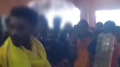 बैरगनियां: दुर्गा मंदिर में समाज की मौजूदगी में दो प्रेमी जोड़ों का विधि-विधान से विवाह संपन्न