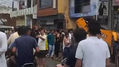 बुलंदशहर: भूतेश्वर मंदिर के निकट स्कूल से लौट रही कक्षा 4 की 11 वर्षीय छात्रा नाले में गिरी, रेस्क्यू जारी