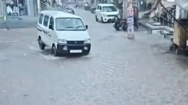फतेहपुर: फतेहपुर शेखावाटी में बरसात के बाद तापमान में आई गिरावट, मौसम हुआ सुहावना