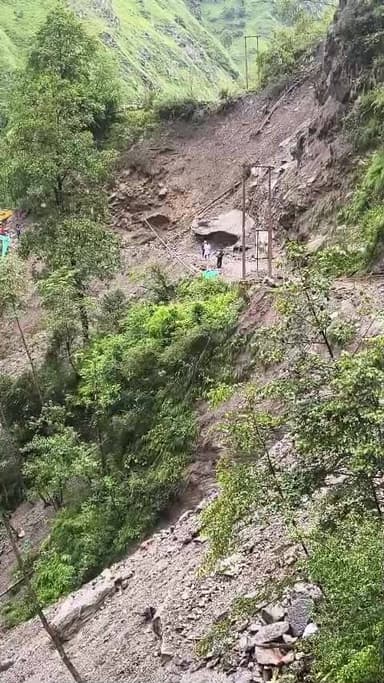 राजगढ़ी: यमुनोत्री NH 134: सिलक्यारी और पालीगाड पर मार्ग बाधित, जंगलचट्टी पर यातायात शुरू