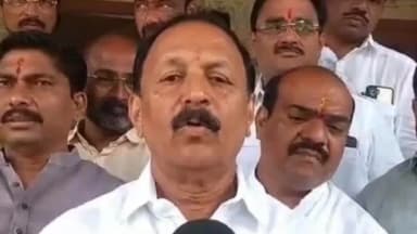 दक्षिण सोलापूर: सोलापुरातील मोकाट कुत्र्यांचा बंदोबस्त करावा : आमदार विजयकुमार देशमुख