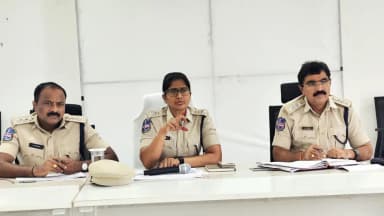 వనపర్తి: వనపర్తిలో గన్ లైసెన్స్ హోల్డర్లకు ఎస్పీ సునిత రెడ్డి కీలక హెచ్చరిక
