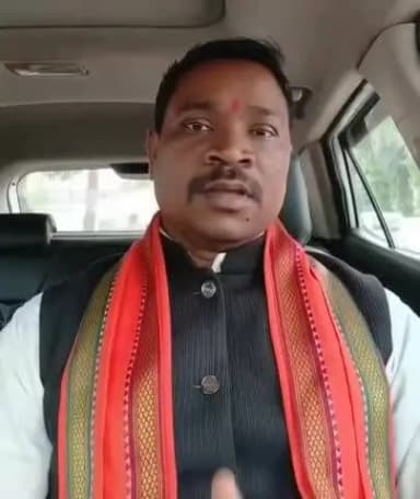 सहसपुर लोहारा: पेपर लीक कानून के विरोध पर भाजपा नेता ईश्वर धुर्वे ने कांग्रेस पर वीडियो जारी कर जमकर साधा निशाना