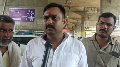 घोरावल: सोनभद्र में कावड़ मार्ग पर मीट और मुर्गा की दुकान रहेगी बंद, लोगों ने शराब की दुकान बंद करने की मांग की