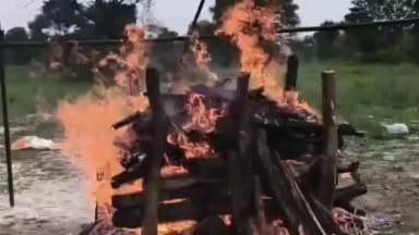 ବରଗଡ: ସୁଶାନ୍ତ ସିଂ ଙ୍କ ଶେଷଯାତ୍ରାରେ ସାମିଲ ହେଲେ ହଜାର ହଜାର ଲୋକ,ବାହୁନି ବାହୁନି କାନ୍ଦୁଛନ୍ତି ଲୋକେ