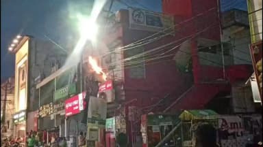 ପାରଳାଖେମୁଣ୍ଡି: ୟୁନିଅନ ବ୍ୟାଙ୍କ ସମ୍ମୁଖରେ ଥିବା ଏକ ବିଜୁଳି ଖମ୍ଭରେ ଲାଗିଲା ନିଆଁ