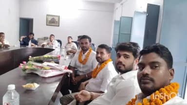 नुआंव: प्रखंड मुख्यालय में अंचल कार्यालय के तीन राजस्व कर्मचारियों के स्थानांतरण पर विदाई सह सम्मान समारोह आयोजित