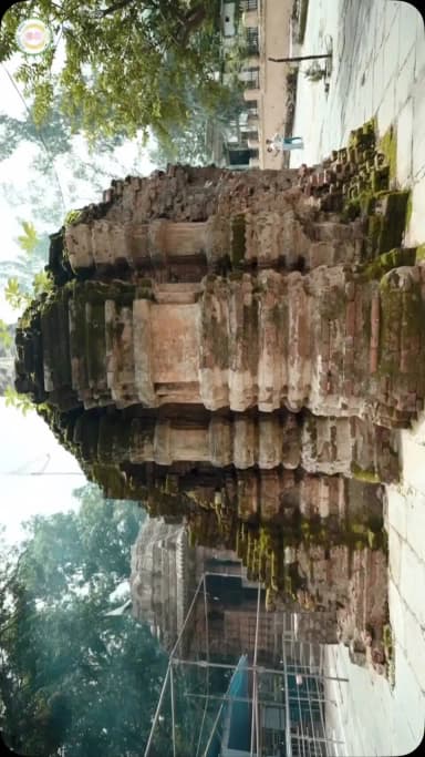 मुख्यमंत्री श्री विष्णुदेव साय ने भोरमदेव धाम में सपत्नीक पूजा-अर्चना कर प्रदेश की सुख-समृद्धि और जनकल्याण की कामना की तथा पंच दिवसीय महाअनुष्ठान में शामिल हुए।
उन्होंने कहा कि भोरमदेव छत्तीसगढ़ की सांस्कृतिक और आध्यात्मिक विरासत का प्रतीक है तथा श्रावण मास में कांवड़ यात्रियों का स्वागत पुष्पवर्षा से किया जाएगा।