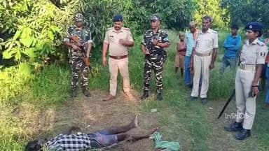 ढाका: कुंडवा चैनपुर पुलिस ने हीरापुर चौक के समीप सड़क किनारे से एक व्यक्ति का शव बरामद किया