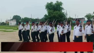 मंझनपुर: अपर पुलिस अधीक्षक कौशाम्बी द्वारा मंगलवार परेड की सलामी लेकर किया निरीक्षण #10newsnation #kaushambinews #NewsNation