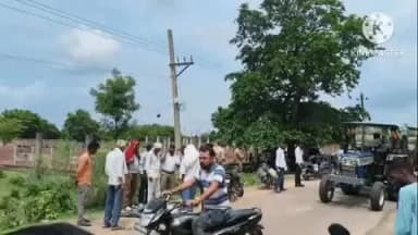 ललितपुर: आईटीआई कॉलेज के पास दबंगों ने युवक और उसके माता-पिता के साथ की मारपीट, पिता की इलाज के दौरान मौत