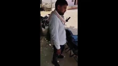 मोठ: मोठ थाना क्षेत्र में किश्त वसूलने पहुंचे एजेंट से ग्राहक की 600 रुपये को लेकर तीखी बहस, वीडियो हुआ वायरल