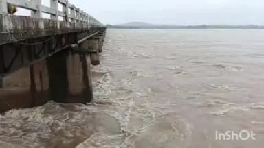 କଟକ ସଦର: ଆଠଗଡକୁ ନାହିଁ ବନ୍ୟା ଭୟ, ମୁଣ୍ଡଳୀରେ ହ୍ରାସ ପାଉଛି ଜଳସ୍ତର, ସାପୁଆ ନଈରେ ମଧ୍ୟ ହ୍ରାସ ପାଉଛି ଜଳସ୍ତର