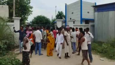 मेजरगंज: मेजरगंज में बिजली कटौती के बावजूद आपूर्ति से मिस्त्री झुलसा, ग्रामीणों ने सड़क जाम कर किया हंगामा