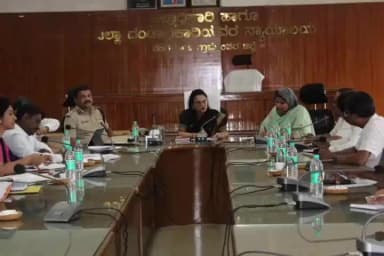 ದೇವನಹಳ್ಳಿ: ದೇವನಹಳ್ಳಿಯಲ್ಲಿ ಪರೀಕ್ಷೆಗೆ ಅಡಚಣೆಯಾಗದಂತೆ ಅಧಿಕಾರಿಗಳು ವ್ಯವಸ್ಥಿತವಾಗಿ ಸಿದ್ದತೆ ಮಾಡಿಕೊಳ್ಳಬೇಕು ಎಂದು ಜಿಲ್ಲಾಧಿಕಾರಿ ಅನುರಾಧಾ ಸೂಚನೆ
