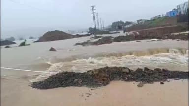 వాజేడు: తెలంగాణ-ఛత్తీస్ గఢ్ రాకపోకలు బంద్!