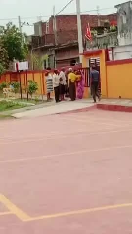 इटावा। महेवा ब्लॉक की ग्राम पंचायत बिजौली में मनरेगा के अंतर्गत विकास कार्य चल रहे हैं। इसी बीच स्थानीय सूत्रों के अनुसा