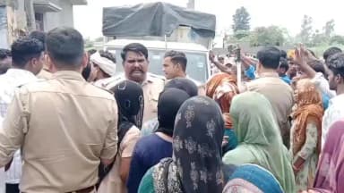 नौगावां सादात: मंगलवार शाम से लापता छात्र का शव नौगांवा में पेड़ पर मिला, परिजनों ने हत्या का आरोप लगाया