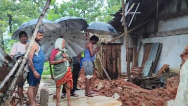 మహదేవ్పూర్: కాటారం మండలంలోని పలు ప్రాంతాల్లో వర్షం కారణంగా ప్రమాదకర పరిస్థితులు...