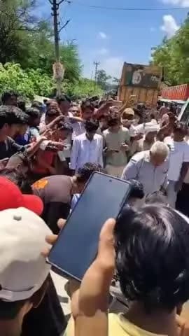 तुलसीपुर: ट्रक की चपेट में आने से हाईस्कूल के छात्र की मौत, छुट्टी के दौरान साइकिल से घर जा रहा था छात्र